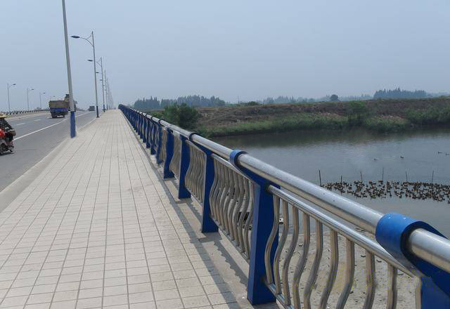 氟碳漆應用在護欄